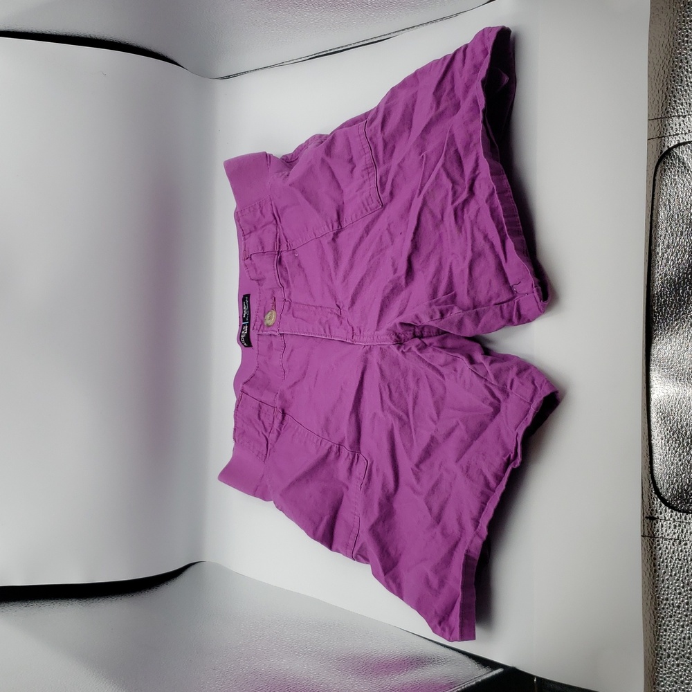 Rider's By Lee Women's Mid Rise Purple Short Shorts.